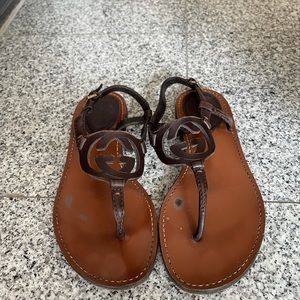 Gucci brown thong sandals